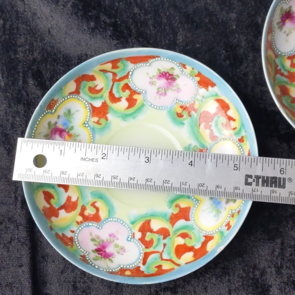 Beautiful vintage Handpainted saucers - Picture 8 of 9